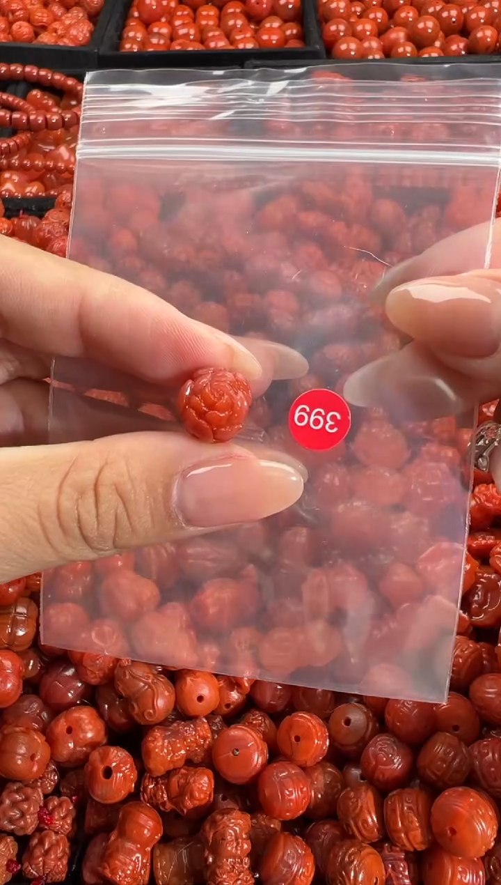 颈饰未镶嵌南红玛瑙1