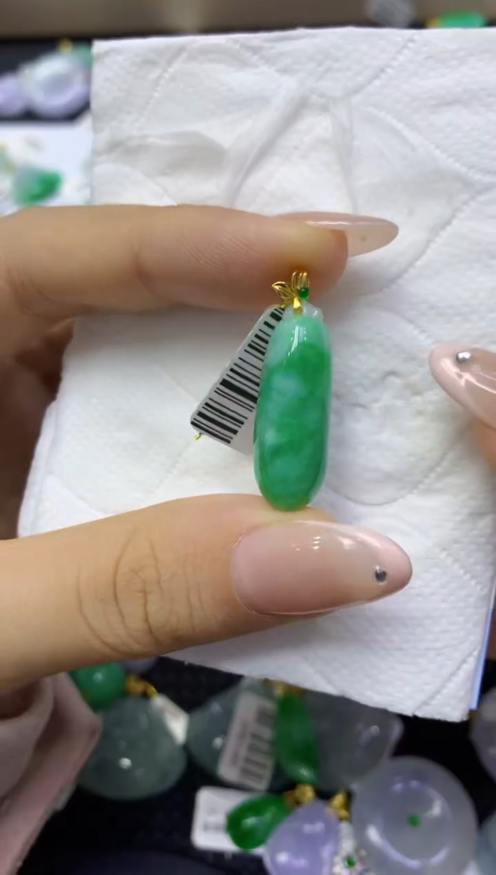 颈饰18K金镶嵌翡翠天然缅甸翡翠A货