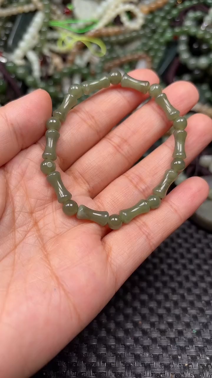 和田玉未镶嵌颈饰1