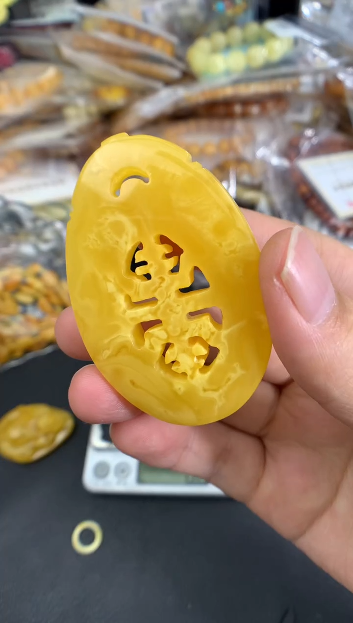 琥珀未镶嵌珠宝奇石1
