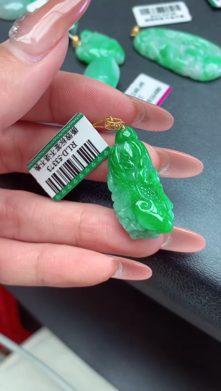 【闪购商品】翡翠吊坠(不含链)18K金镶嵌挂件