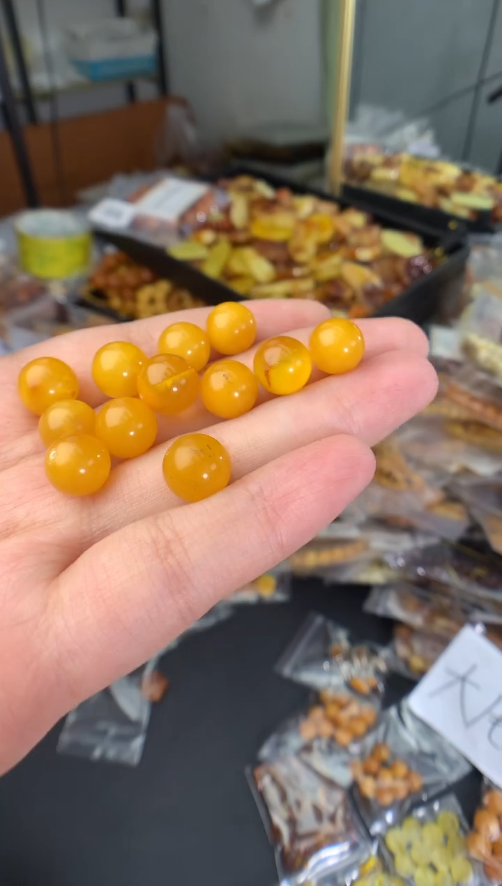 蜜蜡未镶嵌珠宝奇石多样性发一件