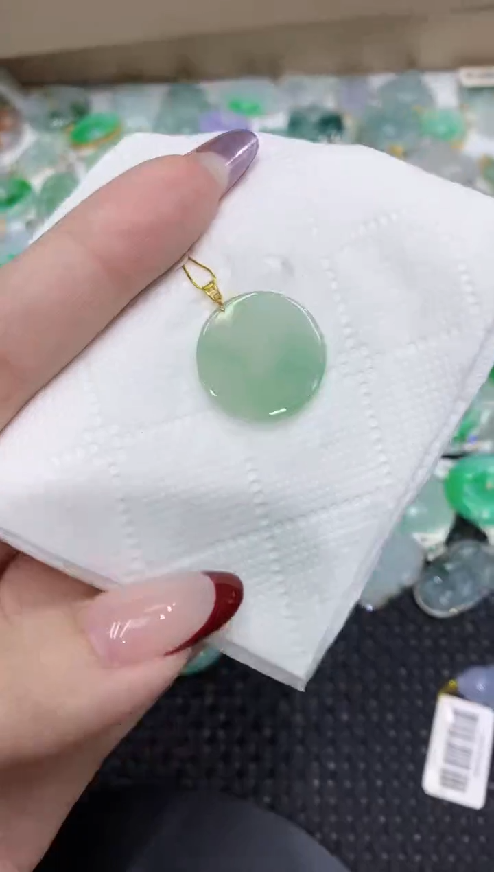 颈饰18K金镶嵌翡翠1111111111