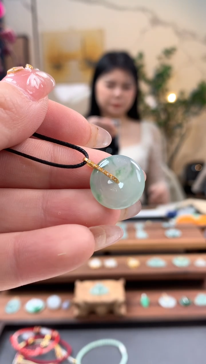 【闪购商品】翡翠吊坠(不含链)18K金镶嵌平安扣