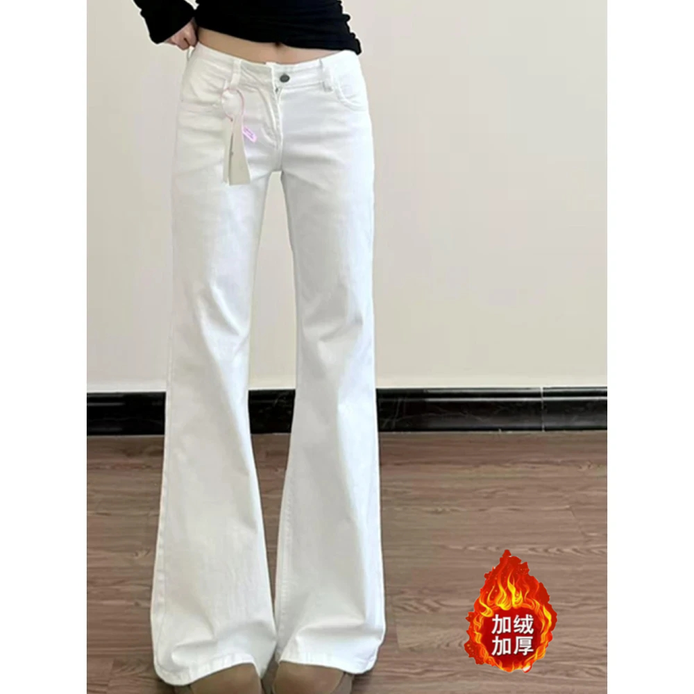 白色低腰微喇牛仔裤女冬季2025新款美式辣妹简约风显瘦马蹄喇叭裤