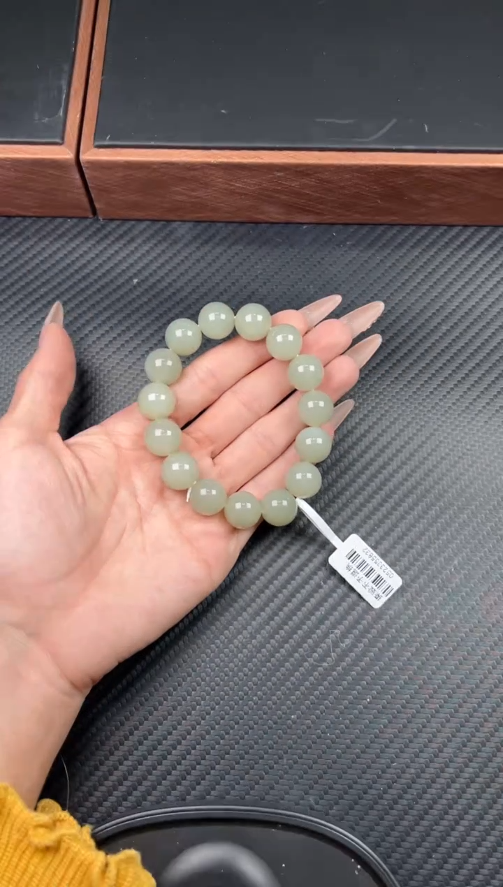 未镶嵌手串和田玉且末近矿微色差卡14