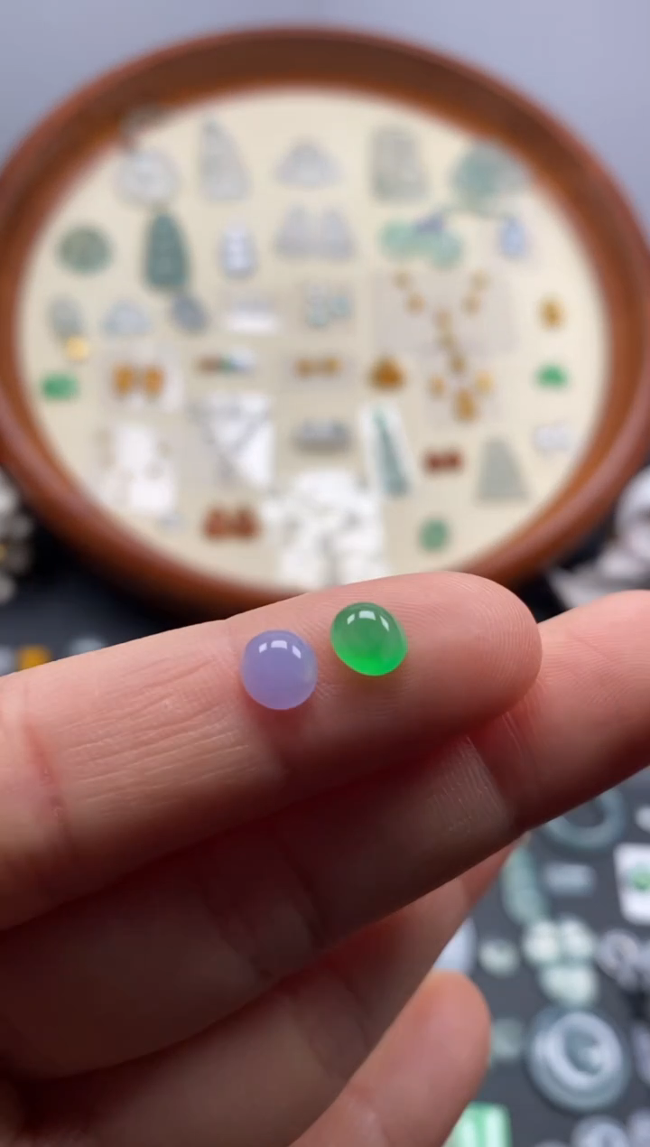 颈饰未镶嵌翡翠冰紫和阳緑蛋面1对/芬