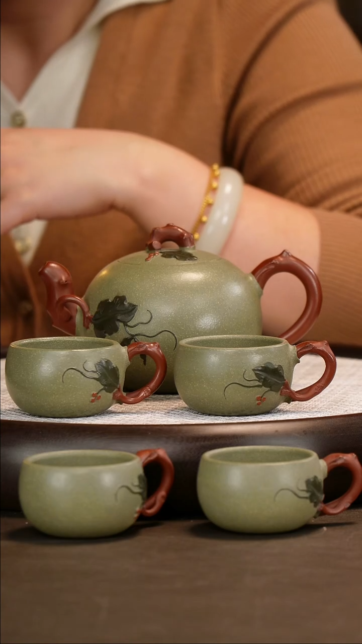 茶壶紫砂【鲍宜明】豆青泥 葡萄套组 380cc