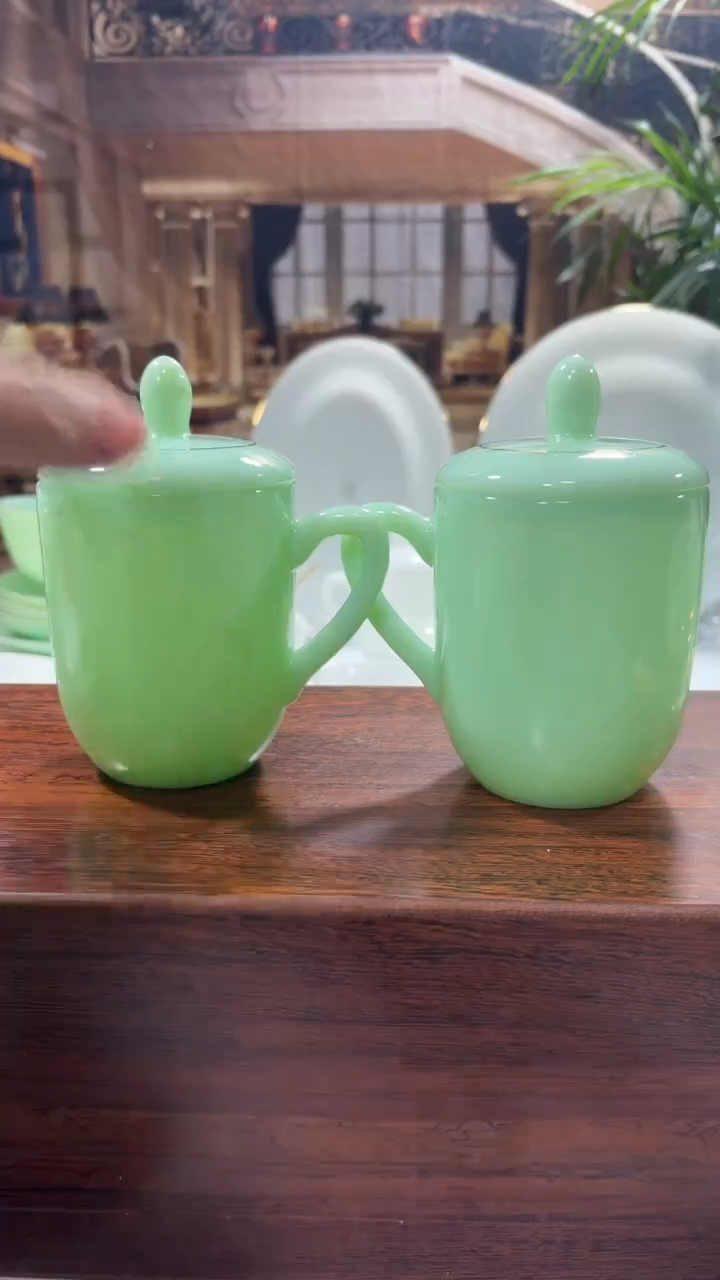 【闪购商品】.... 带盖子办公茶杯2个玉瓷