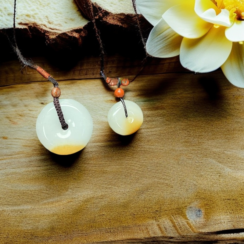 303【商品展示连接】---新年王炸款高品质和田玉一口糖情侣款平安扣