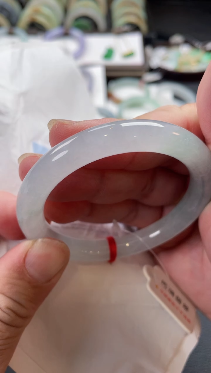 【闪购商品】翡翠手镯未镶嵌55圆条