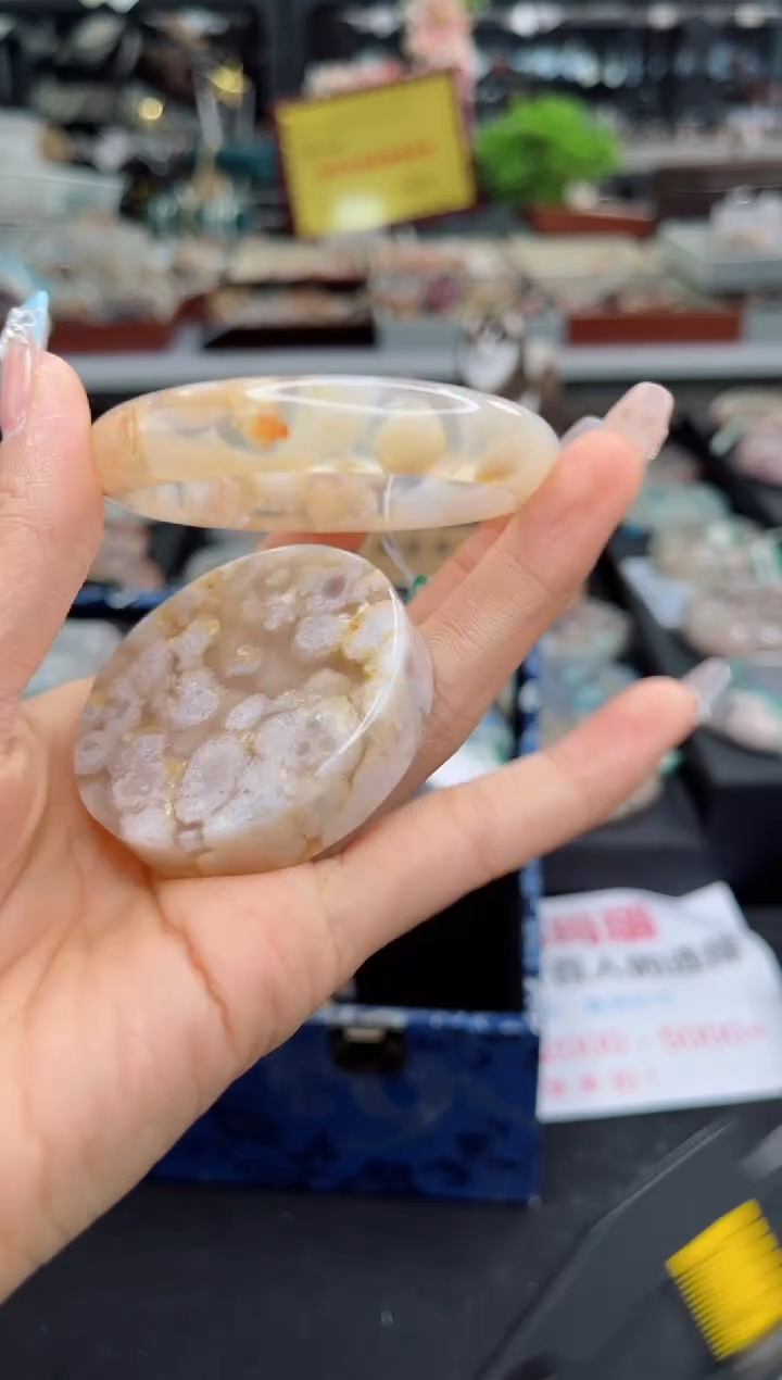 【闪购商品】石英质玉手镯未镶嵌54圈口（赠品镯心）3507370