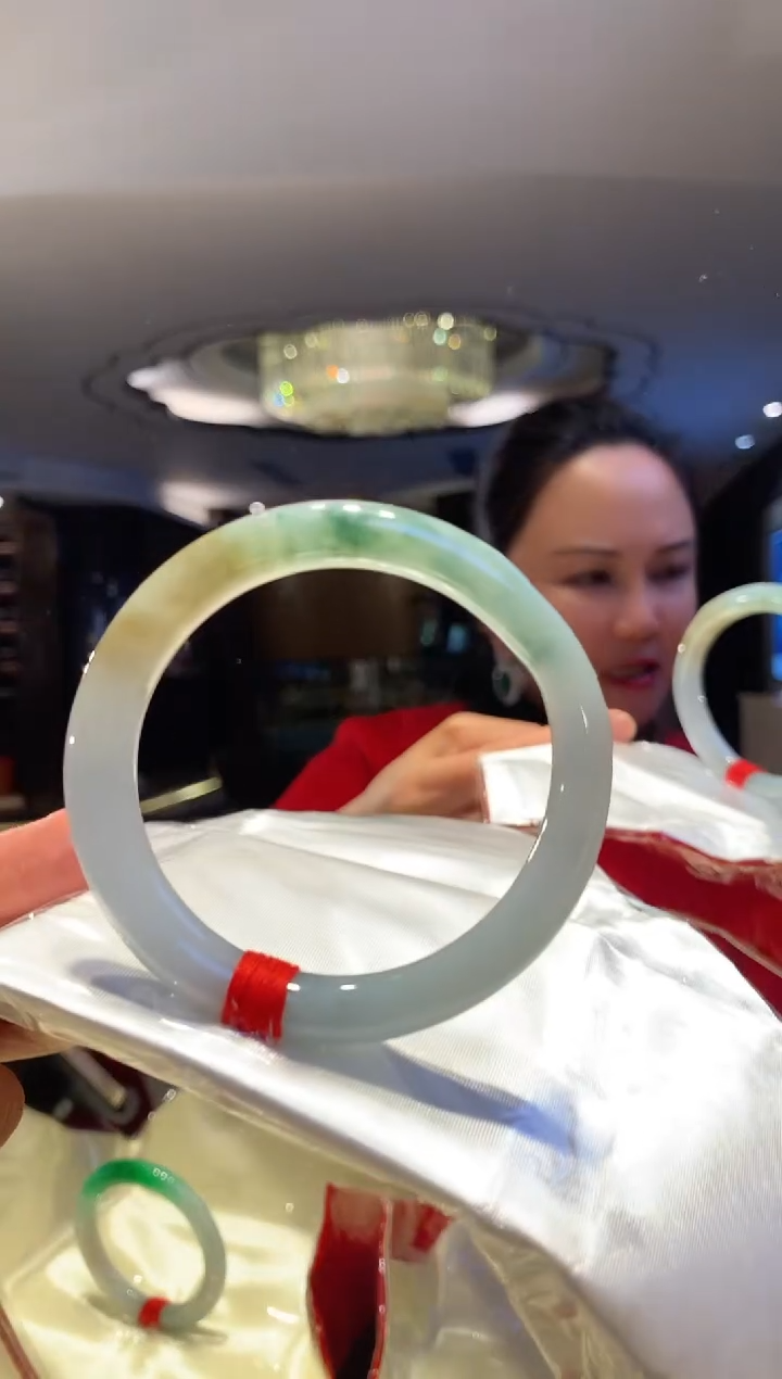 【闪购商品】翡翠手镯未镶嵌手镯