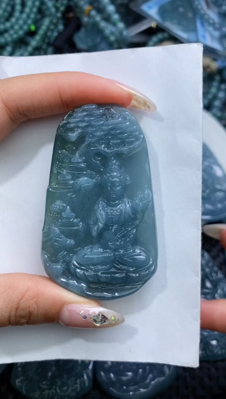 【闪购商品】翡翠颈饰未镶嵌          