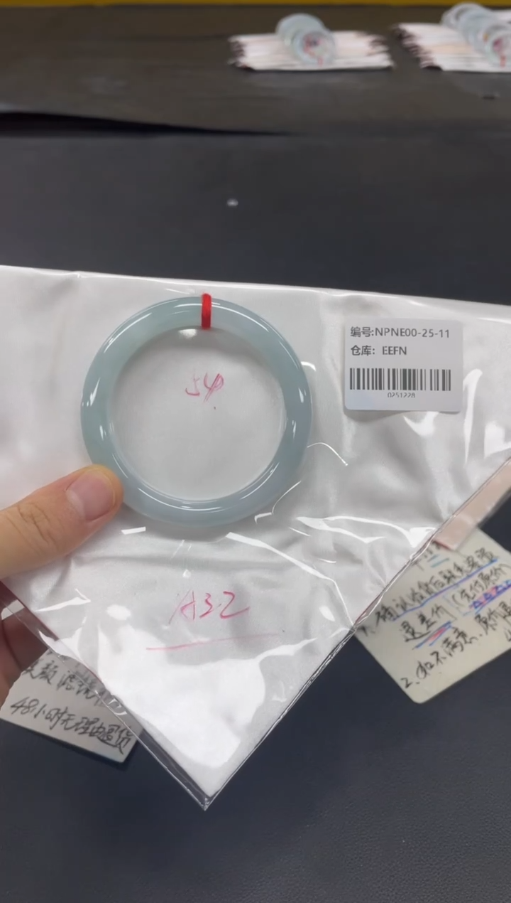 未镶嵌手镯翡翠翡翠手镯