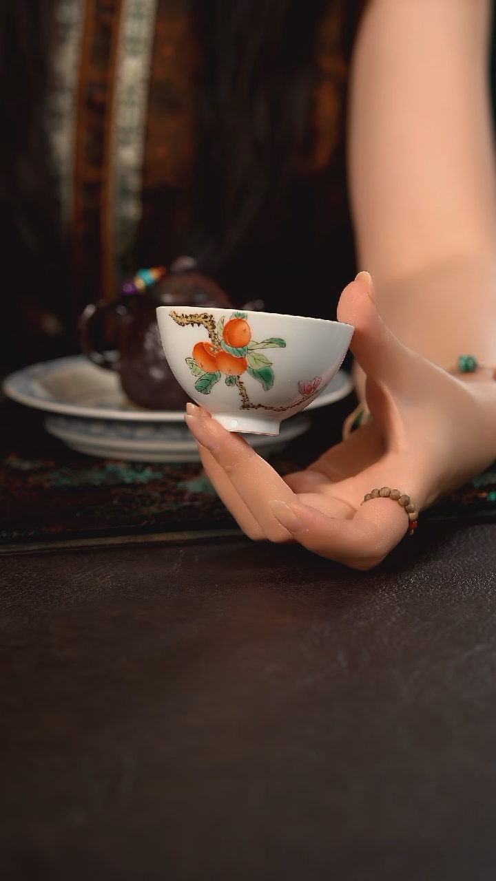 忆古彩瓷柿柿如意鸡心杯