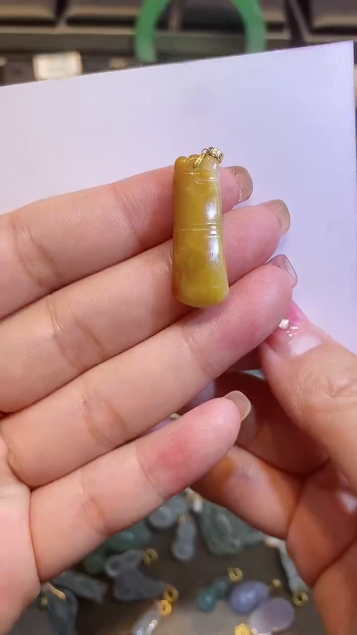 【闪购商品】翡翠颈饰18K金镶嵌纯天然A货翡翠一件