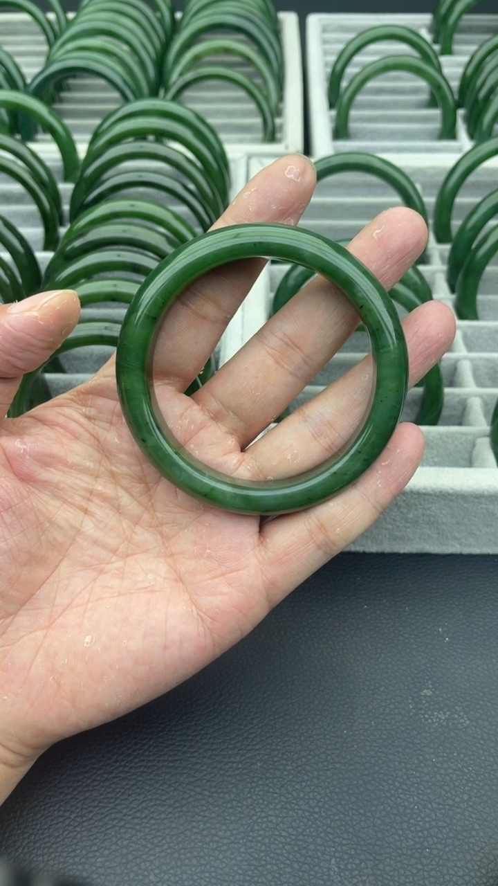 未镶嵌手镯和田玉（碧玉）45-61.7