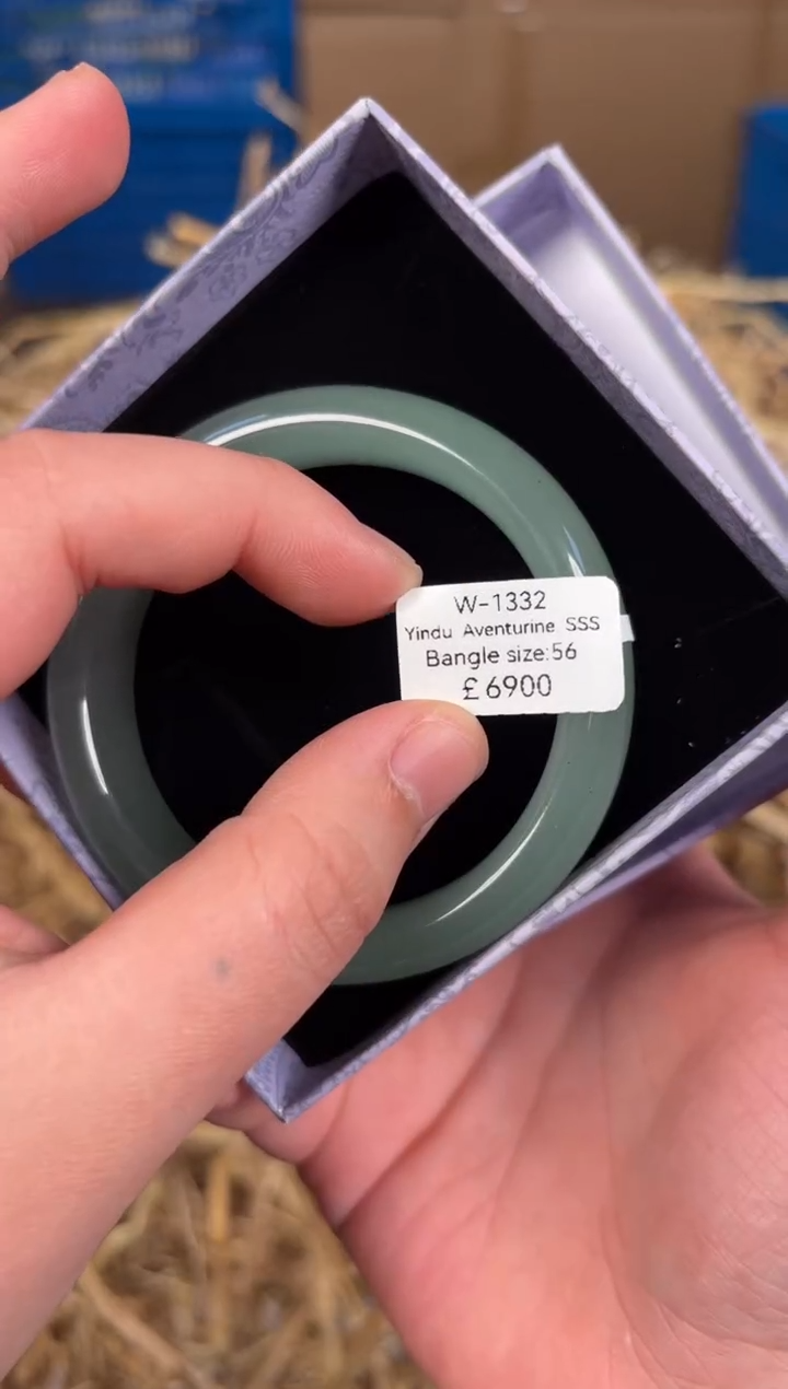 未镶嵌手镯石英质玉W1332