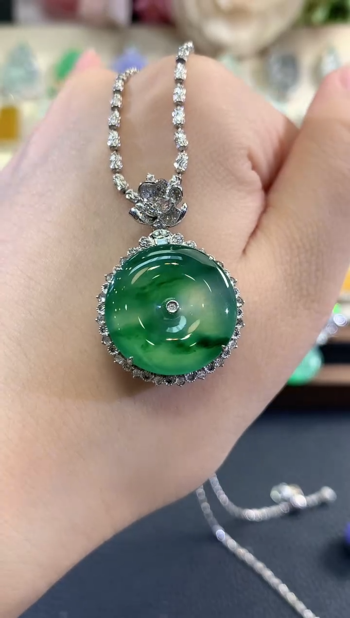 吊坠(不含链)18K金镶嵌翡翠d65       