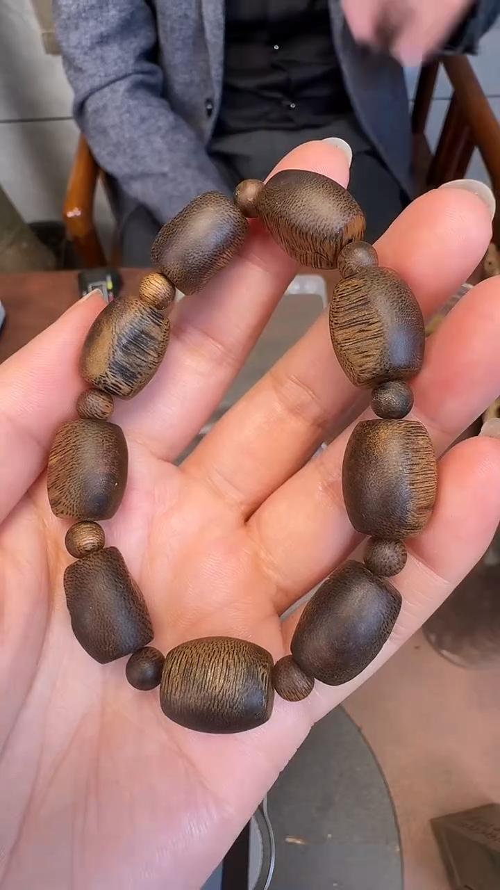 沉香手串千里香随形留疤单圈13克+