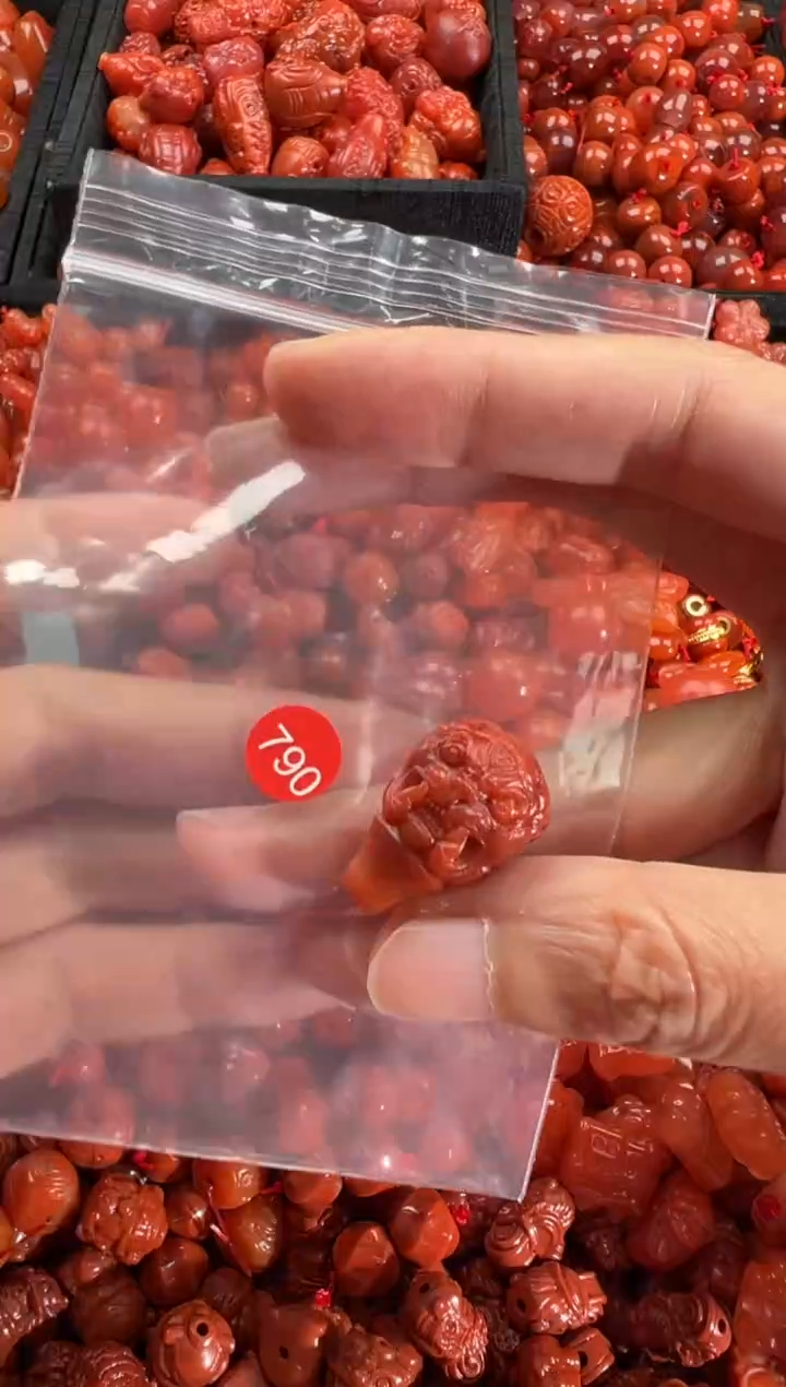 【闪购商品】南红玛瑙颈饰未镶嵌1