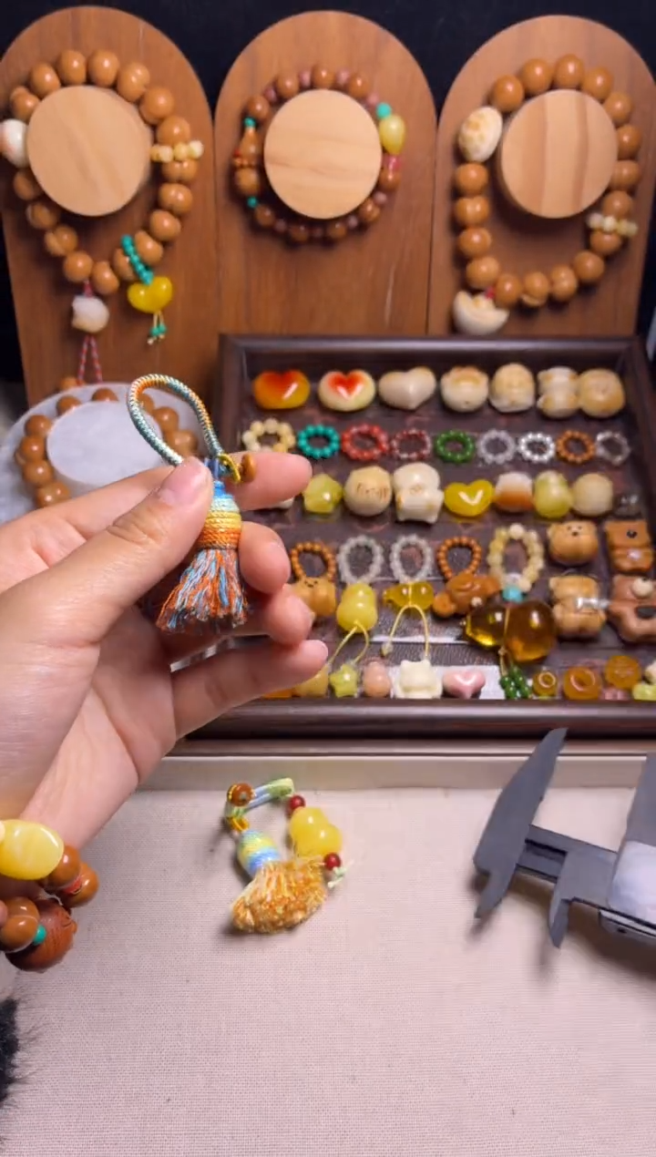 手串猴头核桃R****7葫芦流苏吊坠