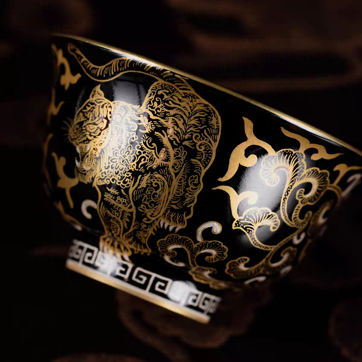 厚山窑错金银守护压手杯