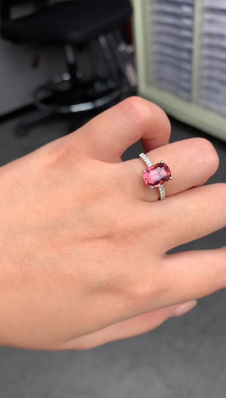 【闪购商品】碧玺戒指18K金镶嵌3.1ct粉碧玺戒指