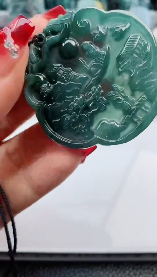 【闪购商品】翡翠颈饰未镶嵌            