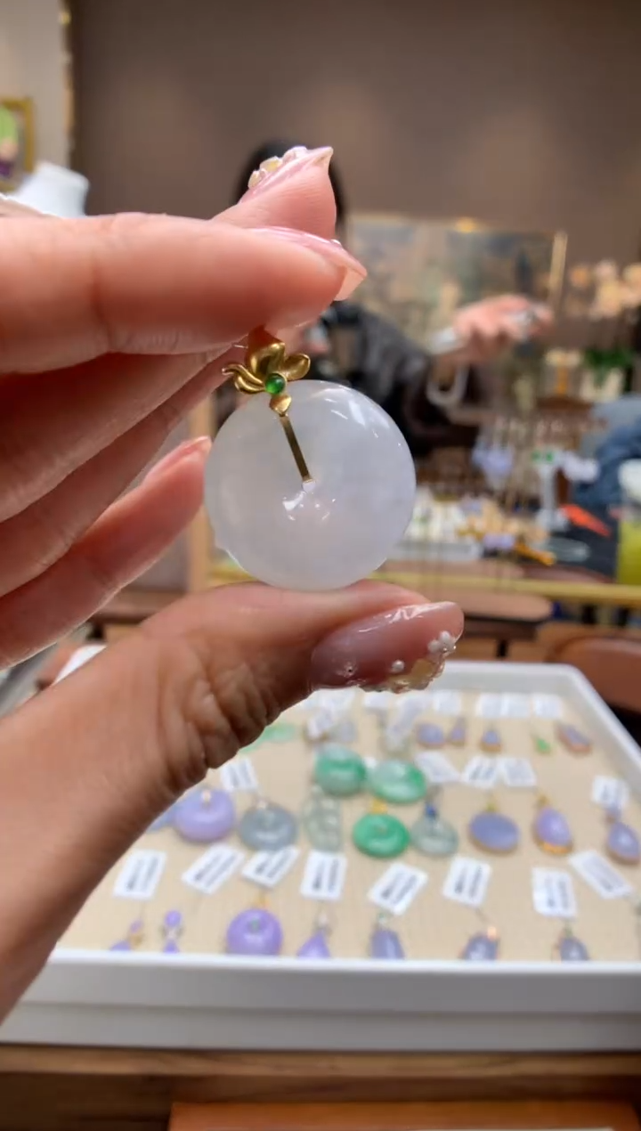 【闪购商品】翡翠颈饰18K金镶嵌平安扣