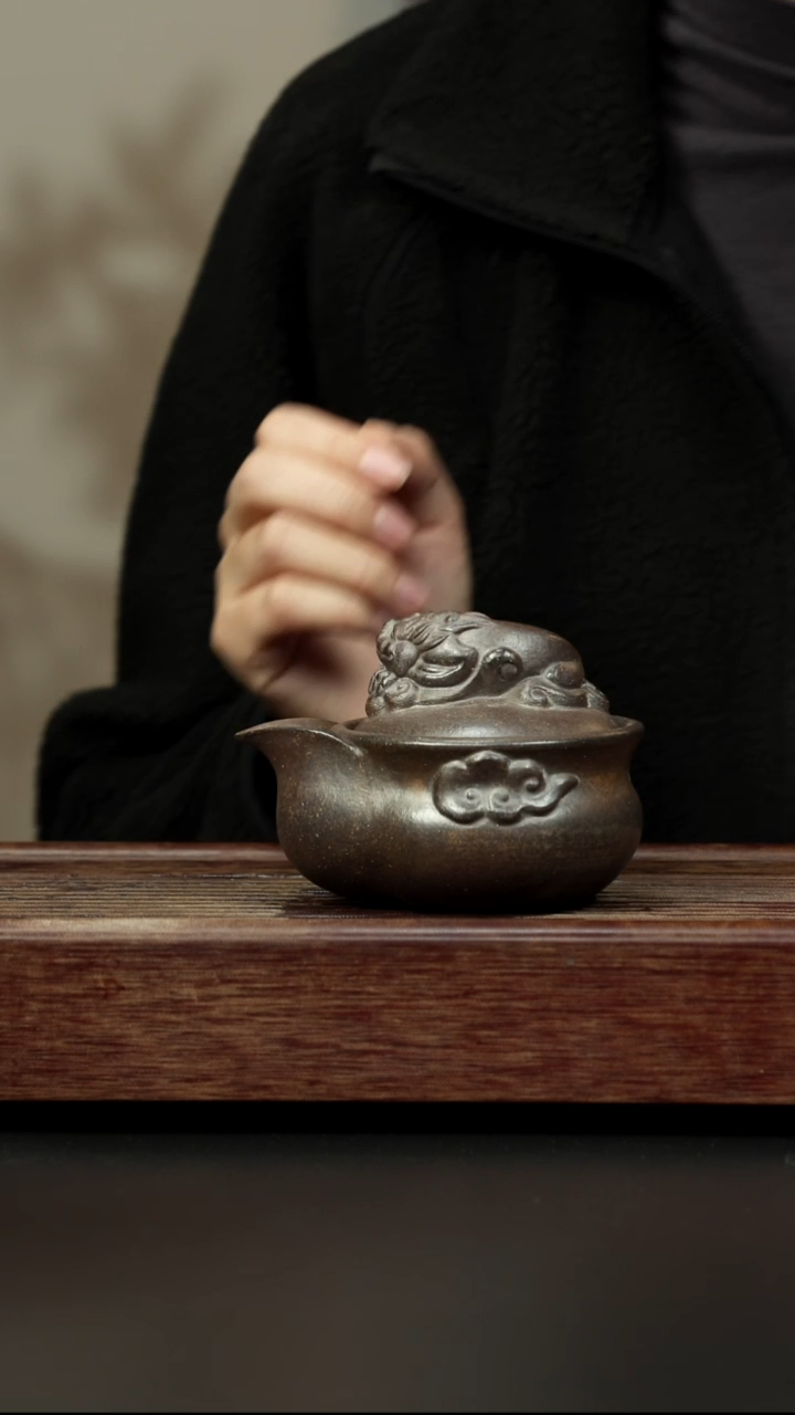 紫砂茶壶百年岩中泥 瑞兽宝瓶