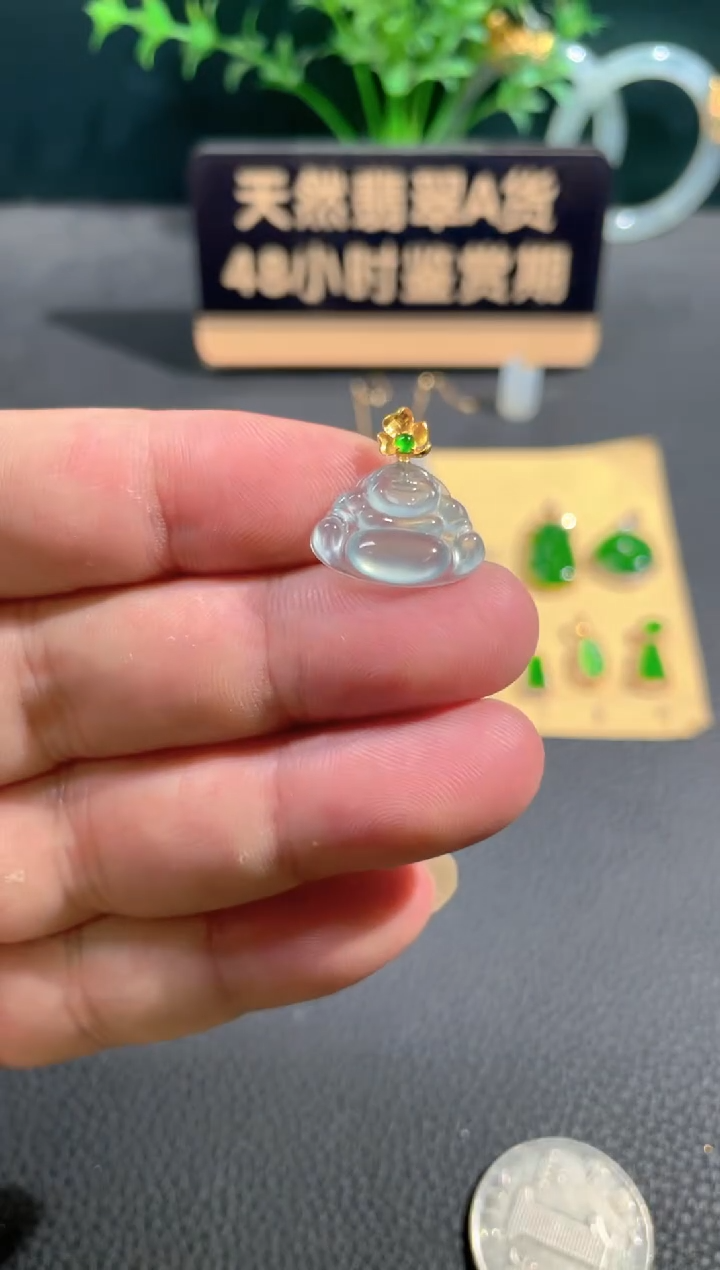 翡翠18K金镶嵌颈饰翡翠