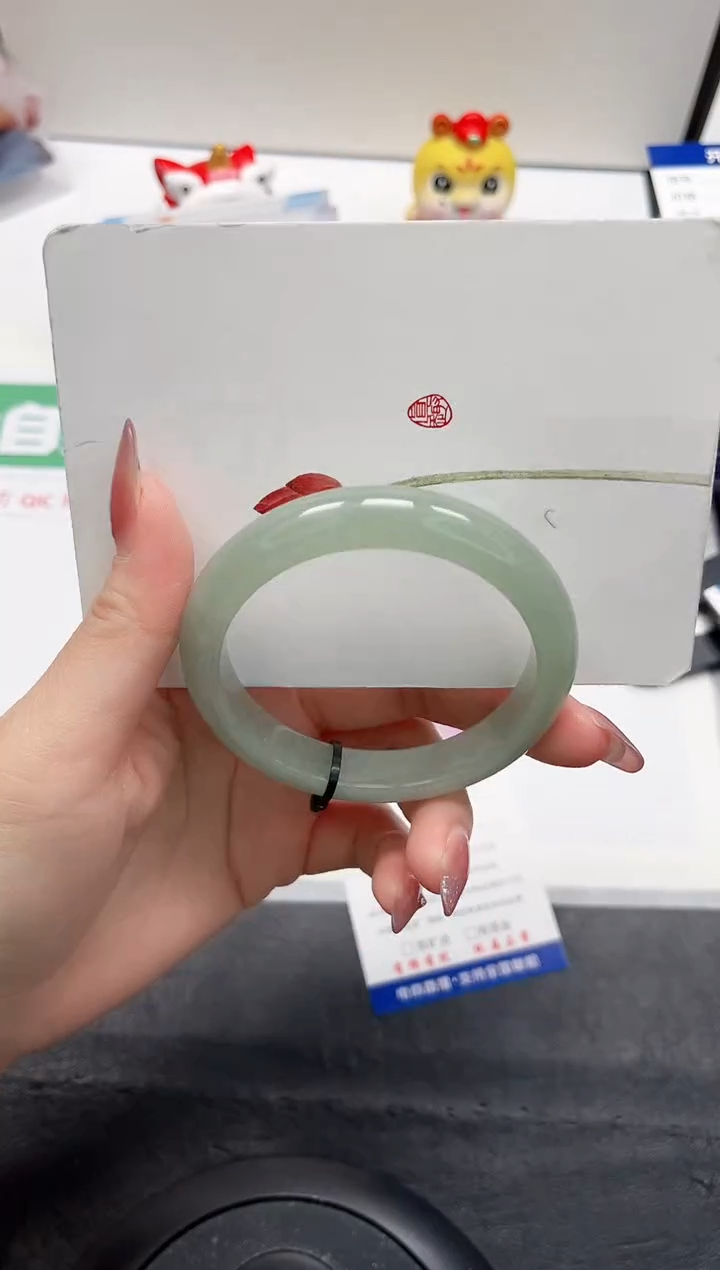 【闪购商品】石英质玉手镯未镶嵌273-56