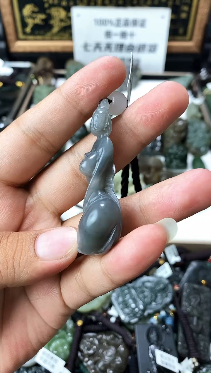 颈饰未镶嵌和田玉1