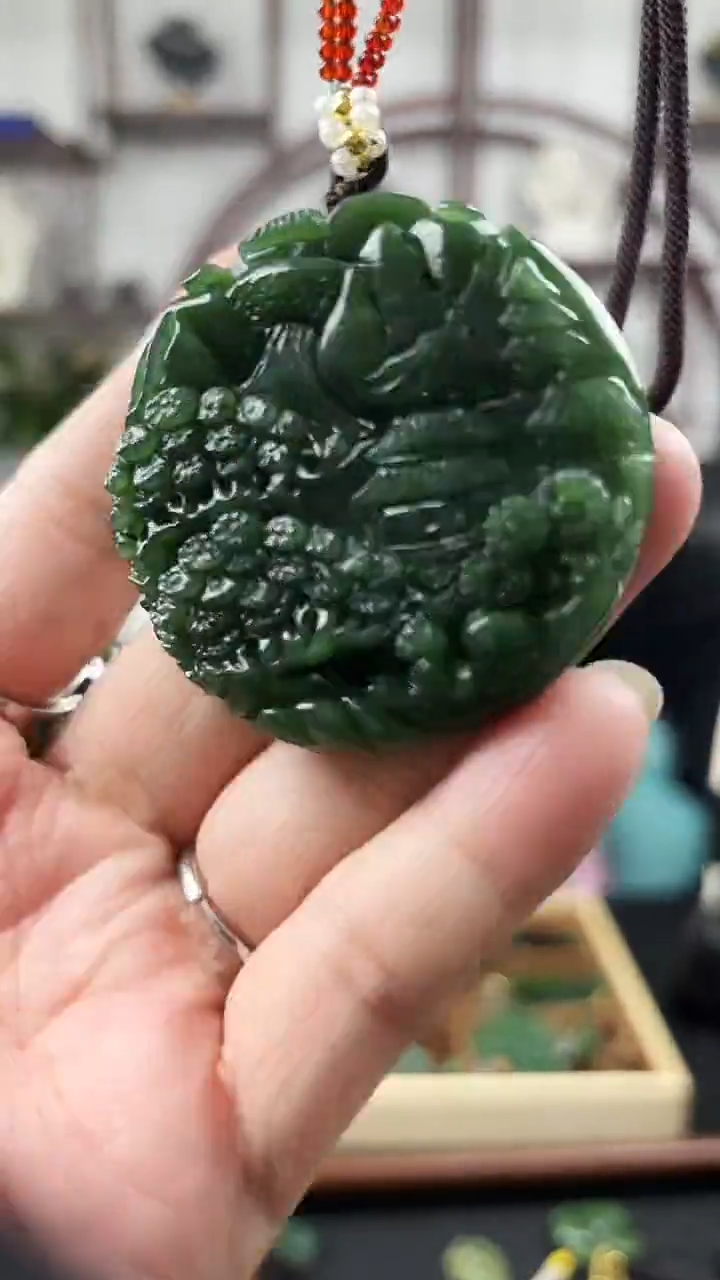 颈饰未镶嵌和田玉山水