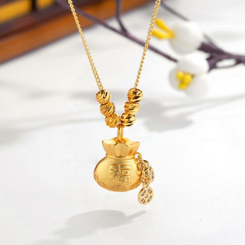 钛钢项链 财宝福袋吊坠项链时尚小众设计微镶锆石招财纳福锁骨链