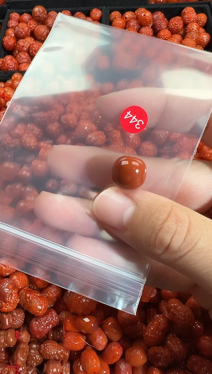 颈饰未镶嵌南红玛瑙1