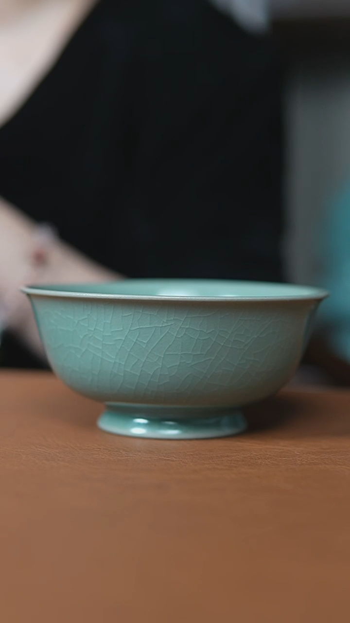 瓷片仿古翡翠绿纯手碗大瑕