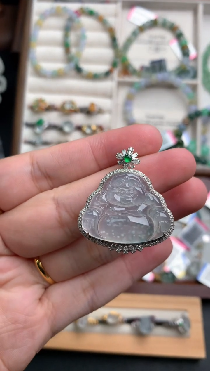 18K金镶嵌挂件翡翠1