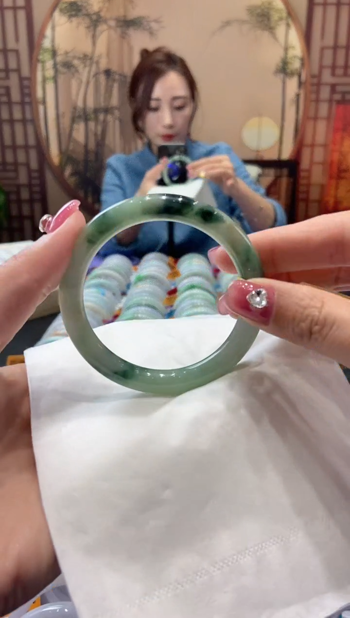 【闪购商品】翡翠手镯未镶嵌00006139