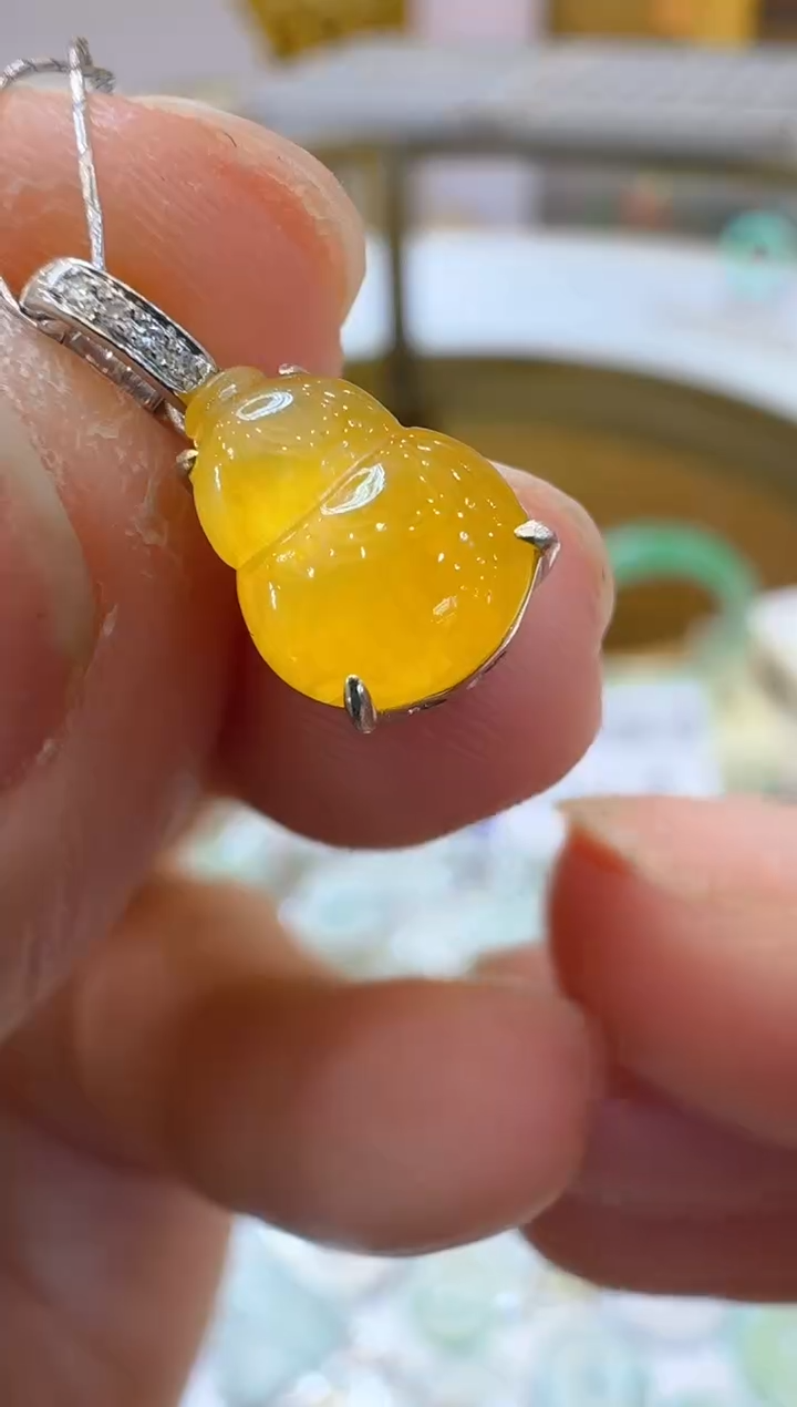 翡翠18K金镶嵌吊坠(不含链)多样性发货拍一发一