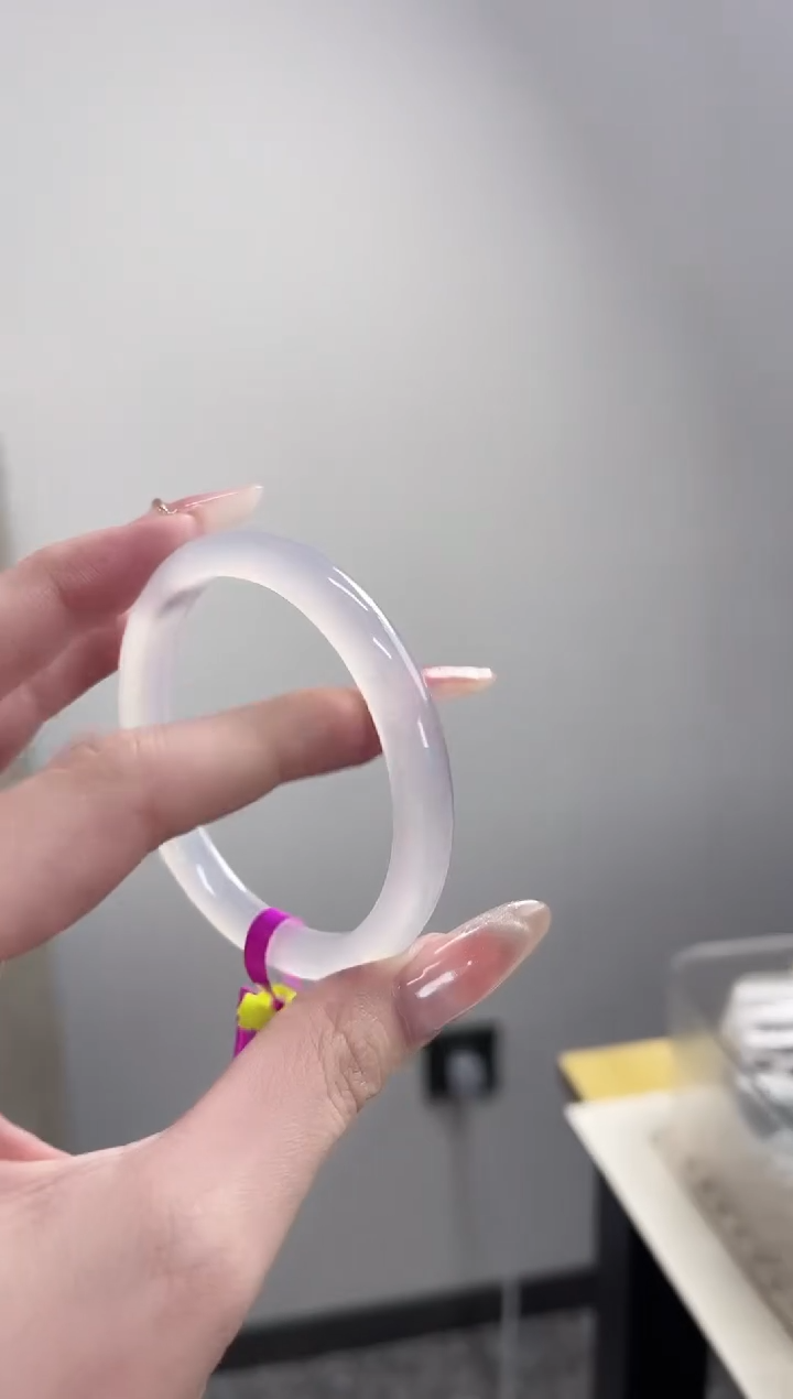 【闪购商品】玛瑙/玉髓手镯未镶嵌58圈 需要包容