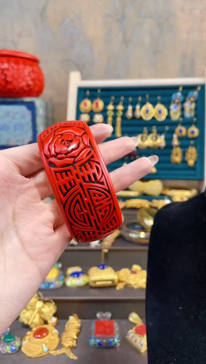 【闪购商品】非遗雕漆镯子寿字牡丹60-62