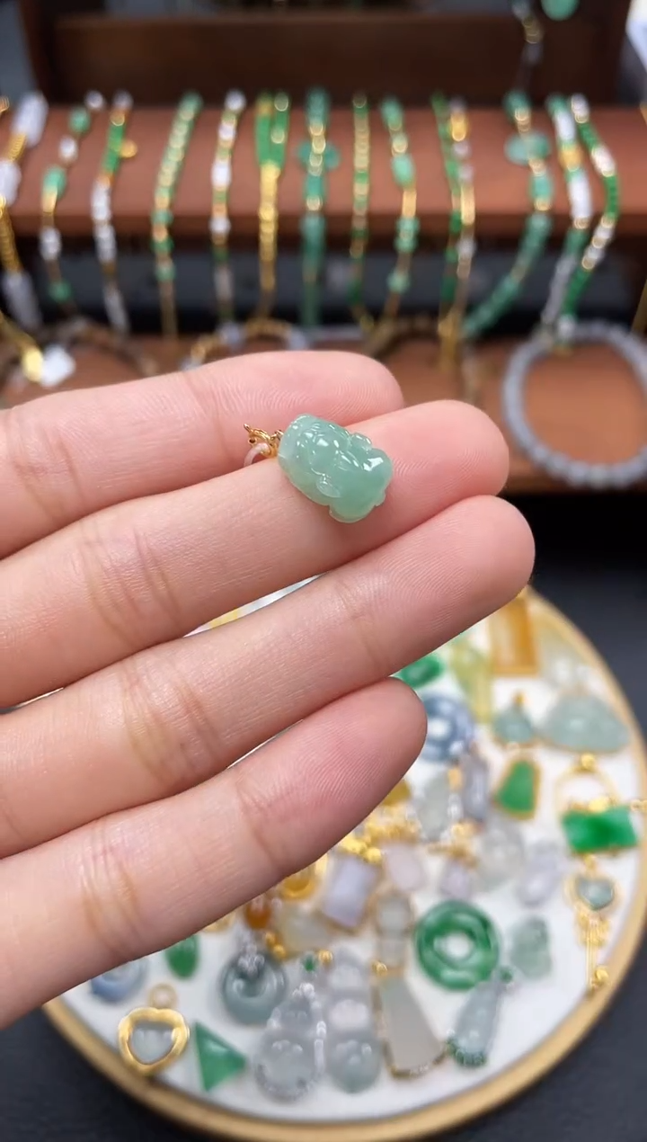 【闪购商品】翡翠吊坠(不含链)18K金镶嵌一个 JK124