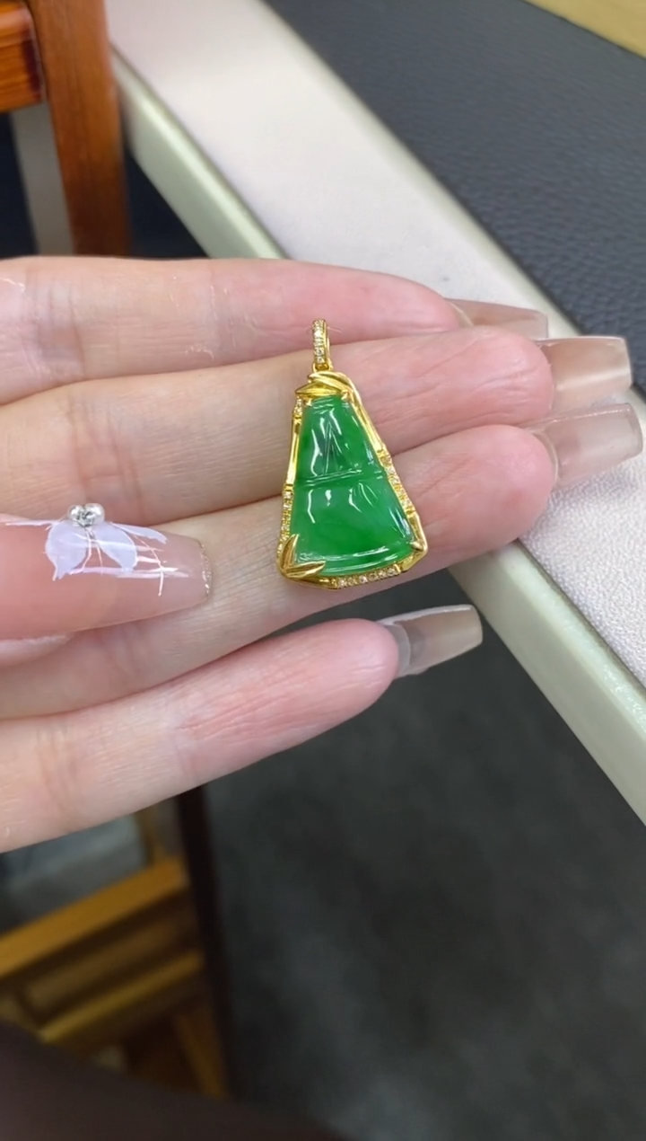 【闪购商品】翡翠颈饰18K金镶嵌净货12459