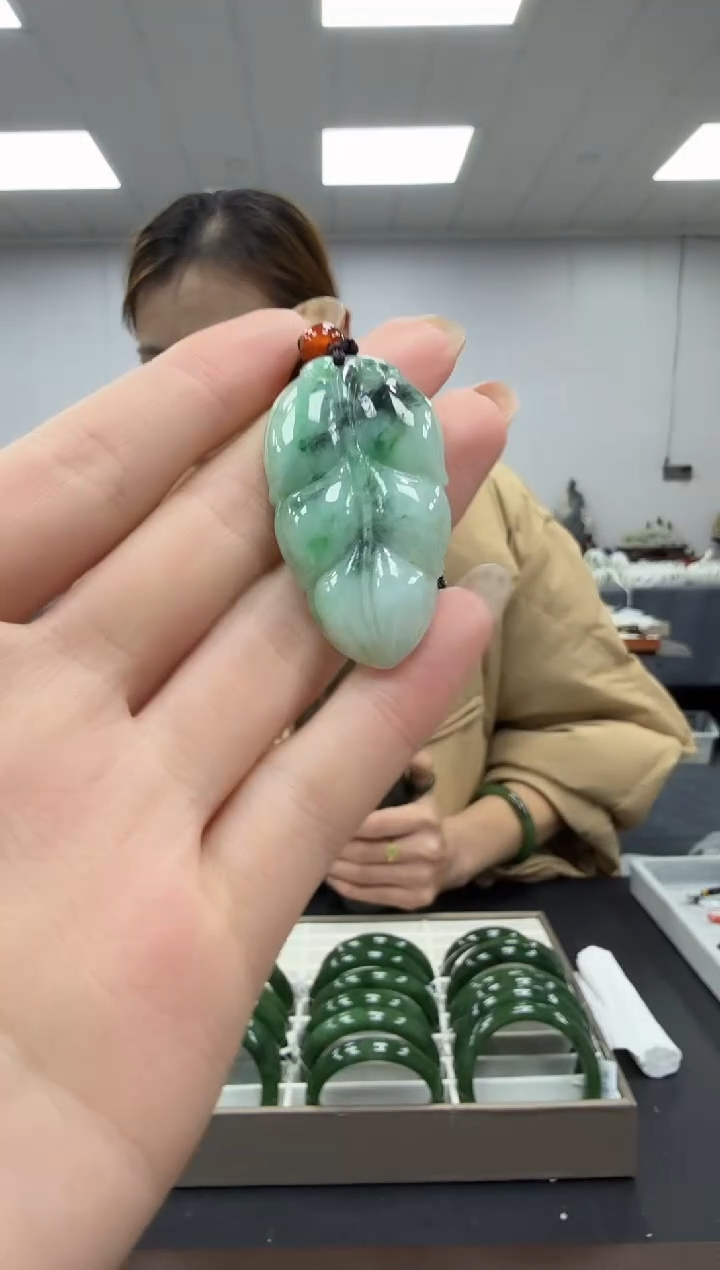 颈饰未镶嵌翡翠多样性发其一zj