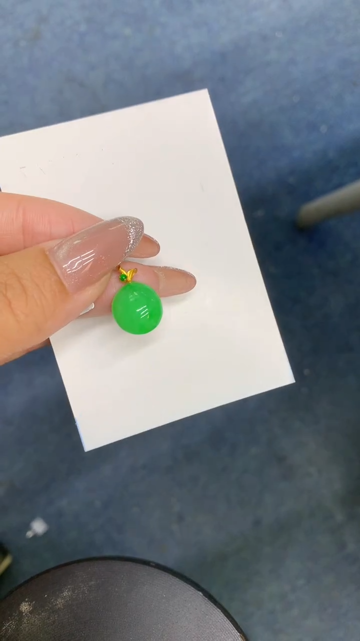 颈饰18K金镶嵌翡翠1