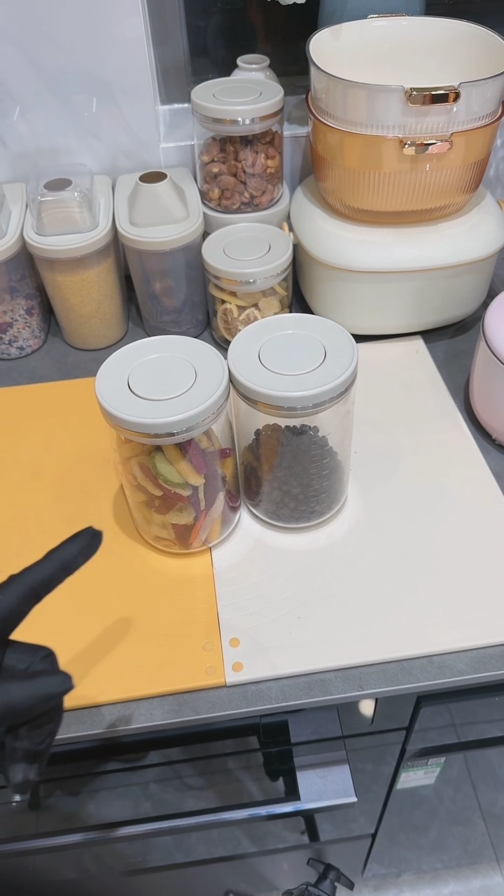 【闪购商品】瓷2个弹压密封罐 800ml-奶油白