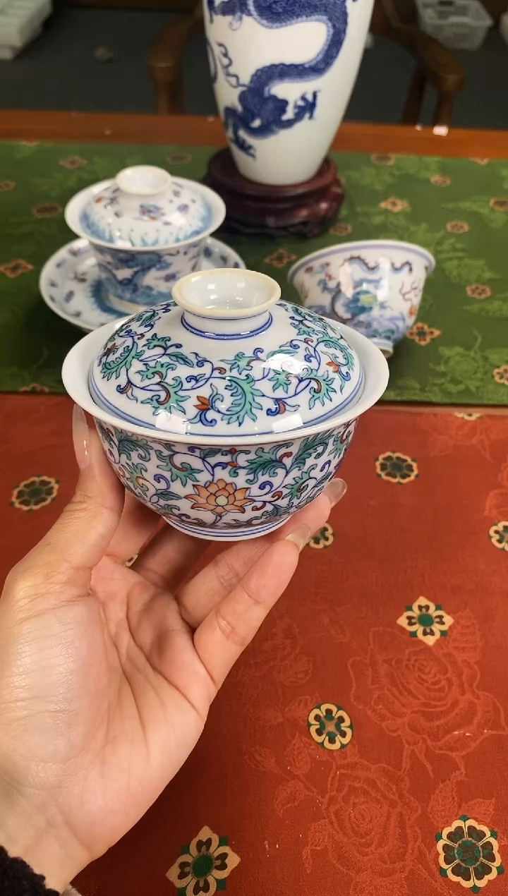 【闪购商品】斗彩女将军涂杏花缠枝莲花卉盖碗